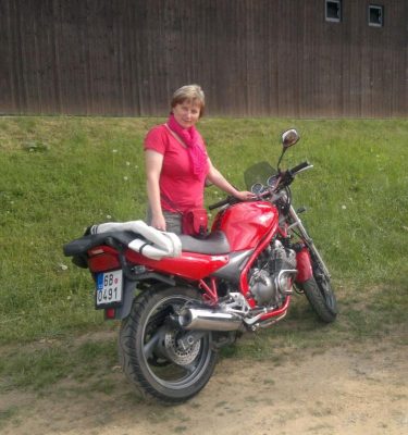 Česká motorkářka po třech měsících práce v Rakousku.