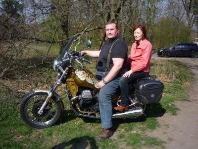Kam na ty love v Syrovicích chodí? Co akce, to jiná motorka. Ještě že ne co akce, to jiná ženská.....