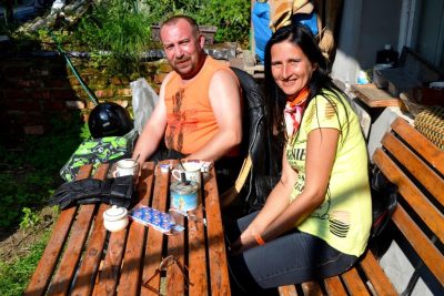 Lenko a Lubo, úplně vám závidíme tu dozlatova upečenou hodovou husičku a ostatní vybrané dobroty a lahůdky, pod kterými se stůl zjevně prohýbá.