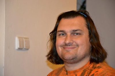 Hlava a šéf celé akce, zjevně v pohodě a spokojený. Kdybych si chtěl rýpnout, řekl bych Luxus v lidské podobě.