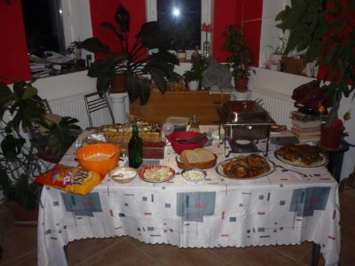 Řekl bych švédský stůl, ale to není, tohle je medlovský stůl a je mnohem lepší. Morava je Morava.