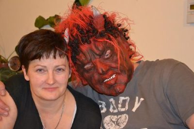 Jistě znáte všichni pohádku Kráska a zvíře. A tohle je obrácená verze - Krasavec a ....... no zbytek si doplňte sami.