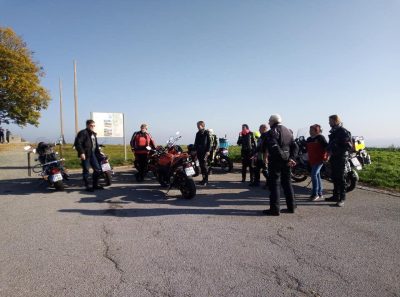 Tak ostudníci nevzdělaní dojeli na Žuráň. Ještě, že toho Standy máme, kde by jsme bez něho byli.