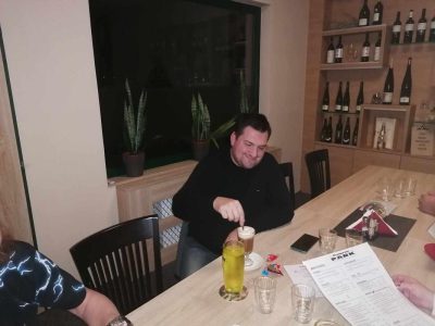 Bohužel i nechutní abstinenti se mezi nás vloudili. Holt nikdo není dokonalý.