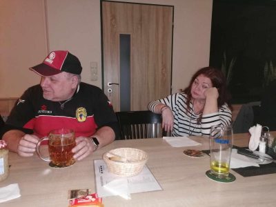 Jednou jsem byl v Africe u lidožroutů a skamarádil se s jejich náčelníkem. Lubumba se jmenoval. A přesně takhle se tvářil, když trucoval.
