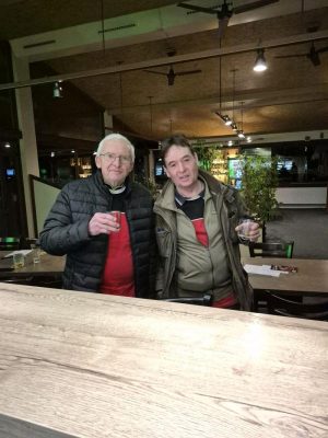 No a tihle dva dopili, uzavřeli to, zhasli a zamčeli.